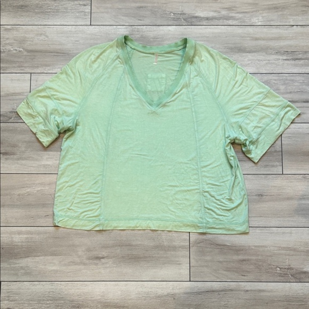 Free People Movement mint green oversized short sleeve v-neck shirt size XS